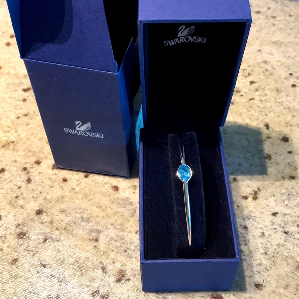Swarovski Blue Crystal Bracelet 💙 - Picture 1 of 3